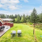 8 Person In Romo-by Traum Kongsmark