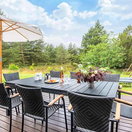 8 Person In Romo-by Traum *