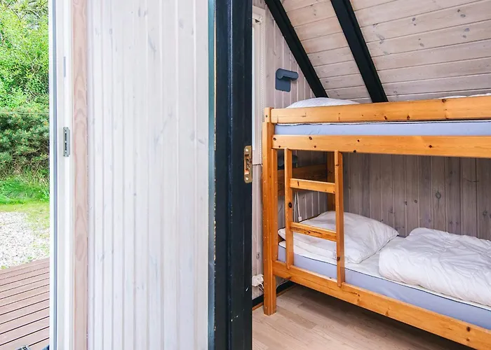 8 Person In Romo-by Traum * Kongsmark